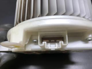 Моторчик печки PRIUS - 30 09-17 2013 1.8 2ZRFXE