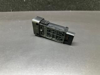 Кнопка стояночного тормоза TOYOTA PRIUS - 30 09-17 1.8 2ZRFXE