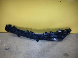 Кронштейн заднего бампера правый AVENSIS 08-18