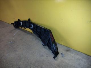 Кронштейн заднего бампера правый AVENSIS 08-18