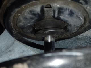 Амортизатор передний правый LANCER X 10 07-15 2014 2.0 4B11