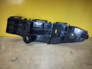 Кронштейн переднего бампера правый RAV4 18-