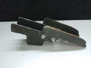 Кронштейн подножки передний правый MDX (YD2) 06-13 2007 YD2 3.7 J37A1