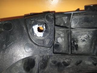 Кронштейн переднего бампера левый RAV4 13-19