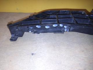 Кронштейн заднего бампера правый PRIUS PLUS 11-14