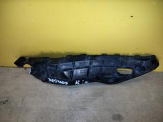 Кронштейн переднего бампера правый RAV4 13-19