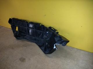 Кронштейн переднего бампера правый RAV4 13-19