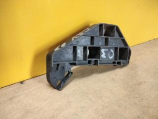 Кронштейн переднего бампера правый CRV 02-06