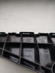 Кронштейн переднего бампера левый AVENSIS 08-18