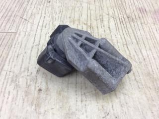 Крепление радиатора CAYENNE 10-18 2011 4.8L