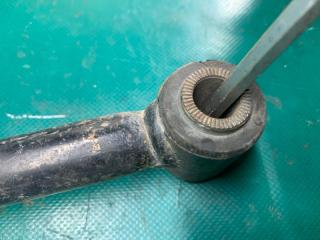 Рычаг задней подвески поперечный левый CAMRY 40 06-11