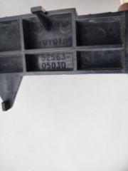 Кронштейн заднего бампера левый AVENSIS 08-18