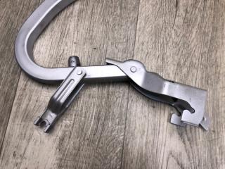 Петля крышки багажника левая FORTE BD 18-21 2019 2.0