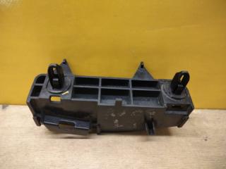 Кронштейн заднего бампера левый TOYOTA AVENSIS 08-18