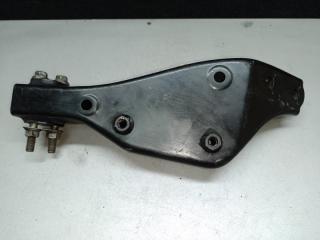 Крепление балки подвески переднее правое LS460 06-12 2007 XF40 4.6 1UR-FSE