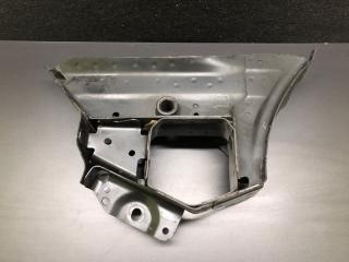 Крепление балки подвески переднее левое NISSAN ALTIMA 19- L34 PR25DD