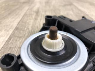 Моторчик стеклоподъемника передний левый CHEROKEE 14- 2016 2.4 ED8