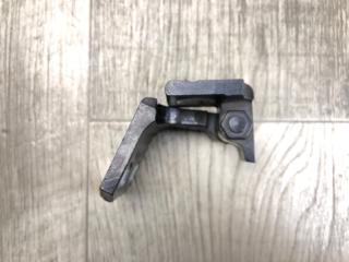 Петля двери верхняя задняя левая CHEROKEE 14- 2016 2.4 ED8