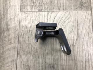 Петля двери верхняя задняя правая CHEROKEE 14- 2016 2.4 ED8