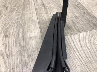 Направляющая стекла двери передняя левая CHEROKEE 14- 2016 2.4 ED8