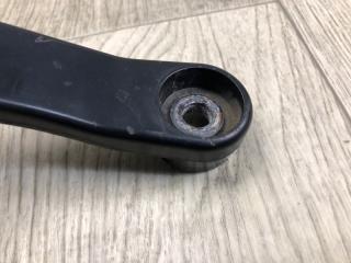 Поводок стеклоочистителя передний левый CHEROKEE 14- 2016 2.4 ED8