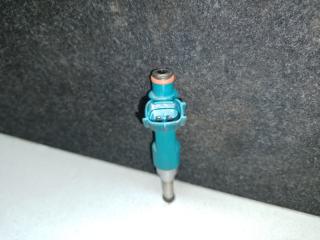 Форсунка топливная PRIUS - 30 09-17 2010 ZVW30