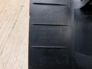 Обшивка крышки багажника правая ESCAPE 19 -