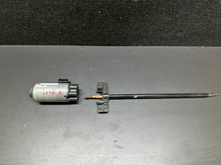 Моторчик регулировки сиденья передний правый MUSTANG 15-