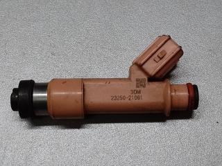 Форсунка топливная TOYOTA PRIUS C/AQUA 11-14 2013