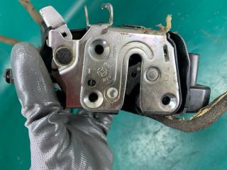 Замок двери передний левый M35/M45 04-10