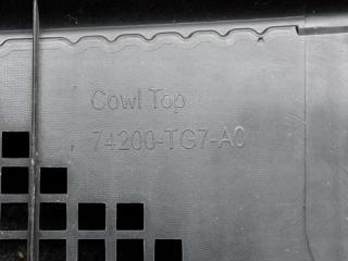 Пластик под лобовое стекло / Жабо PILOT 15- 2017 3.5L