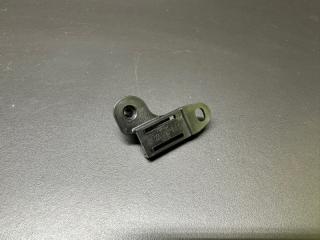 Кронштейн переднего бампера правый FOCUS 10-18