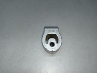 Запчасть крепление глушителя HONDA PILOT 15- 2017