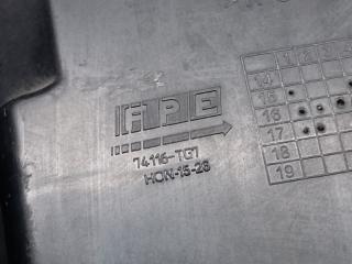 Дефлектор радиатора правый PILOT 15- 2017 3.5L