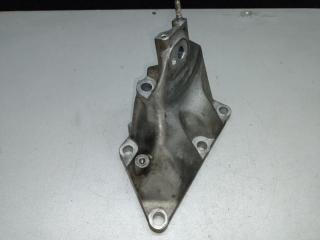 Кронштейн двигателя правый LS460 06-12 2007 XF40 4.6 1UR-FSE