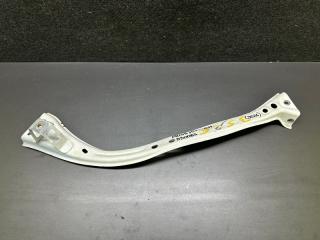 Кронштейн крепления передней панели правый PRIUS C/AQUA 11-14 2013 NHP10L 1NZ-FXE 1.5L