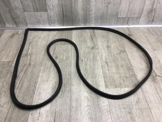 Уплотнитель двери передний левый SUZUKI GRAND VITARA 05-15 2005