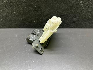 Замок крышки багажника YARIS 11-20