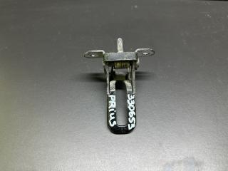 Петля замка капота TOYOTA PRIUS - 30 09-17