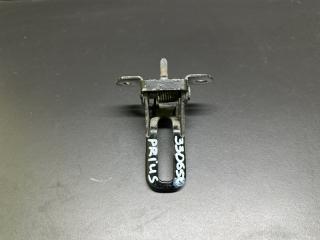 Петля замка капота TOYOTA PRIUS - 30 09-17