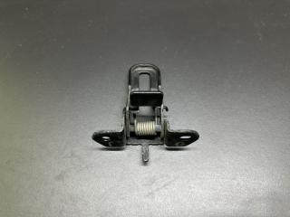 Петля замка капота PRIUS - 30 09-17