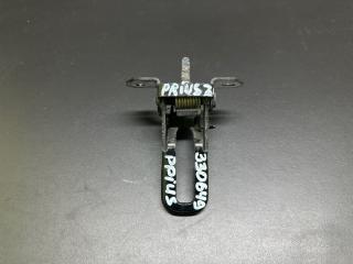 Петля замка капота TOYOTA PRIUS - 30 09-17