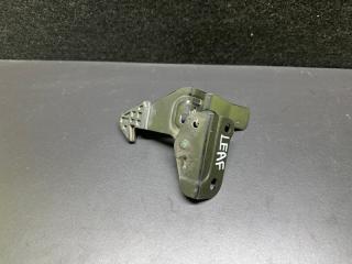 Крюк замка капота LEAF 10-17