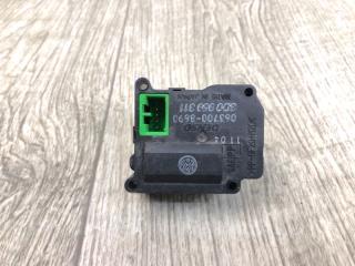 Моторчик заслонки печки PHAETON 02-10