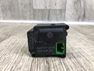 Моторчик заслонки печки PHAETON 02-10