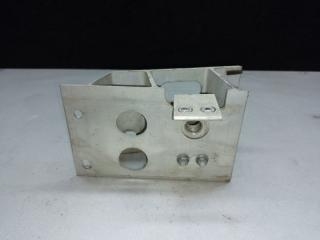 Кронштейн усилителя заднего бампера правый LEXUS LS460 06-12 XF40 4.6 1UR-FSE