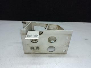 Кронштейн усилителя заднего бампера левый LEXUS LS460 06-12 XF40 4.6 1UR-FSE