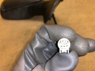 Зеркало правое AURIS 06-12