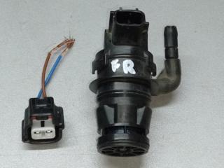 Насос омывателя стекла передний TOYOTA PRIUS C/AQUA 11-14 Б/У Насос омывателя стекла передний TOYOTA PRIUS C/AQUA 11-14