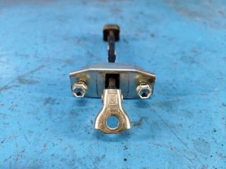 Ограничитель двери передний левый TOYOTA PRIUS - 30 09-17 ZVW30 1.8 2ZRFXE